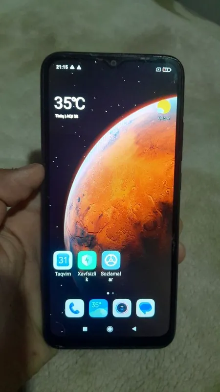 Redmi 9C 64gb yaxshi holotda.