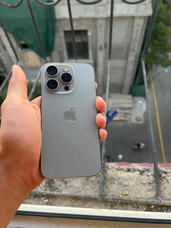 Iphone 15 pro 128gb 90 yomks 1