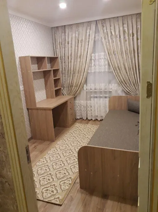 Сдаётся  квартира в аренду рядом гостиница РОССИЯ 4