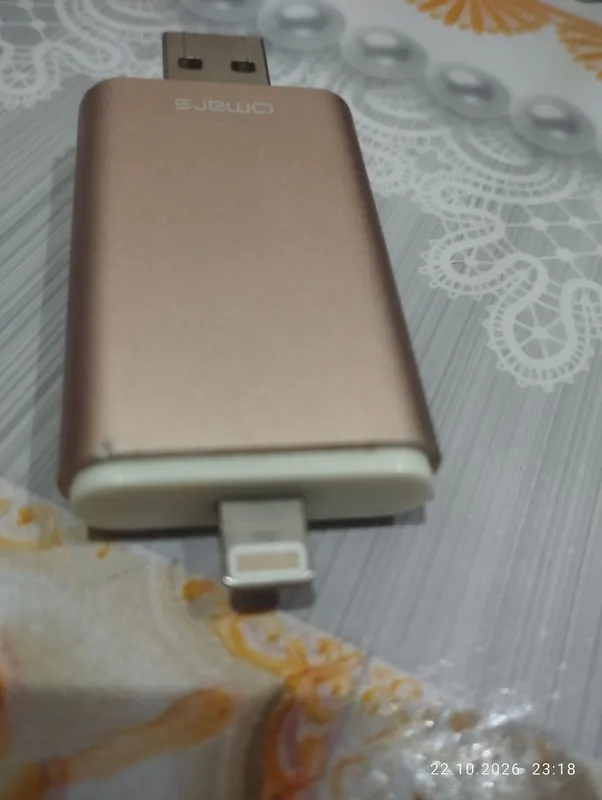 64 GB hajmli Omars fleshkasini sotaman. Kompyuter va iPhone bilan ishlaydi 4