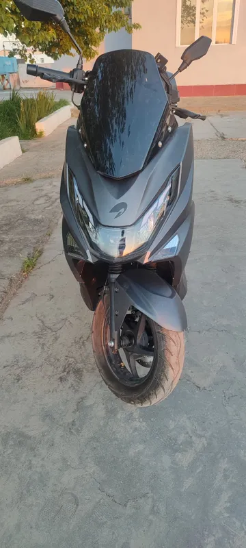 Скутер Maxi Pro 2025