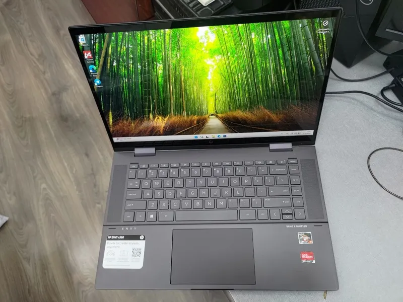 HP 15 ENVY | RYZEN 7 5825U | 16 RAM| 256 nvme 1