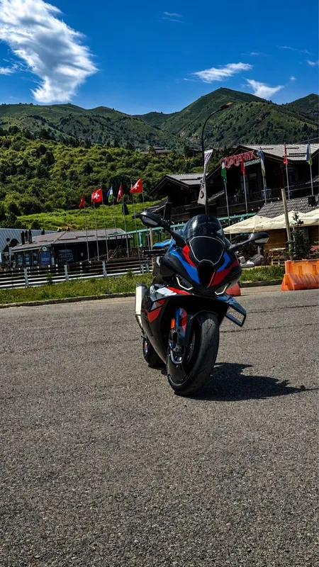 BMW M1000RR 2023года выпуска 3 BMW M1000RR 2023года выпуска 3