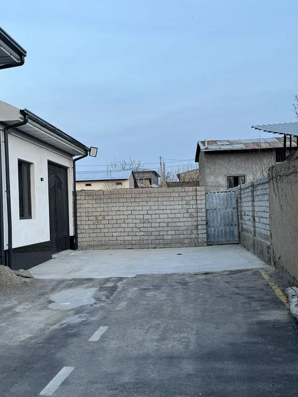 Nazarbek Mevazor mahallada 1,75 sotix qurish uchun uy sotiladi
