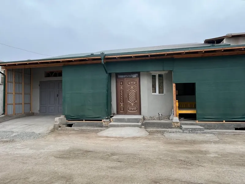 Hovli joy sotiladi