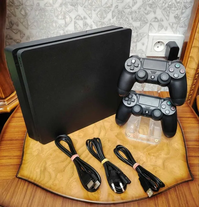 PlayStaion 4 SLIM (версия 12.52 прошитая)