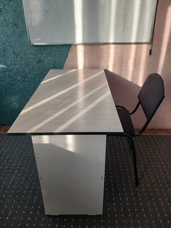 Ideal holatdagi parta stul komplekt sotiladi