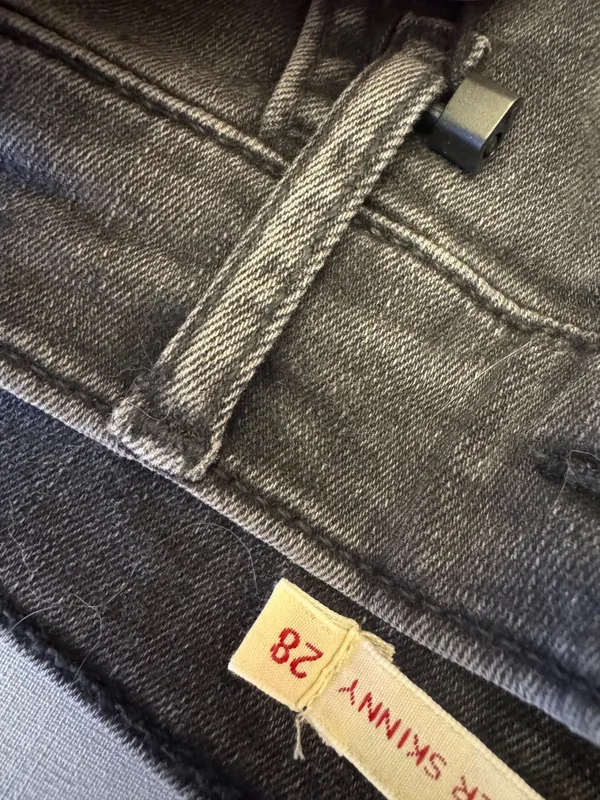 Джинсы Levis 28 размер, новые 4