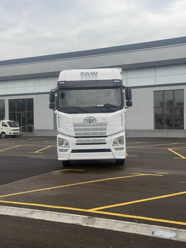 Сотувда мавжуд! Седельный тягач FAW JH6 CNG 4x2 — фото 2 Сотувда мавжуд! Седельный тягач FAW JH6 CNG 4x2 — фото 2
