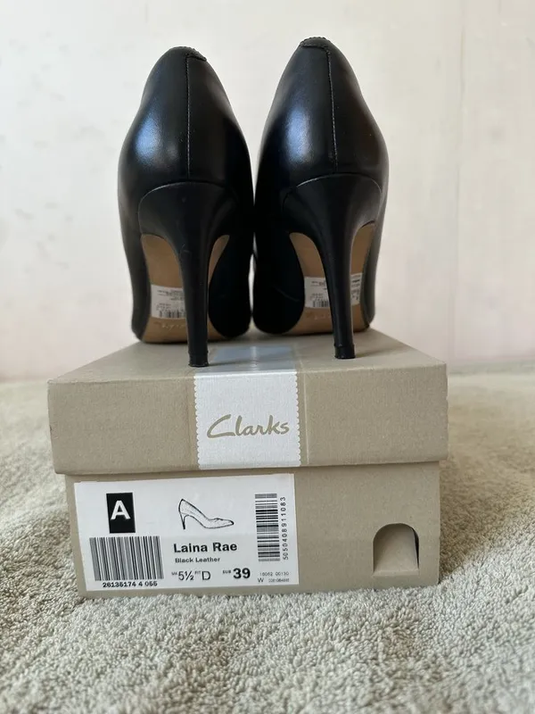 Продаю кожаные туфли Clarks, размер 39 3