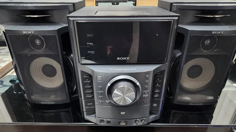 Sony (HCD-GZR777D) musiqa markazi sotiladi