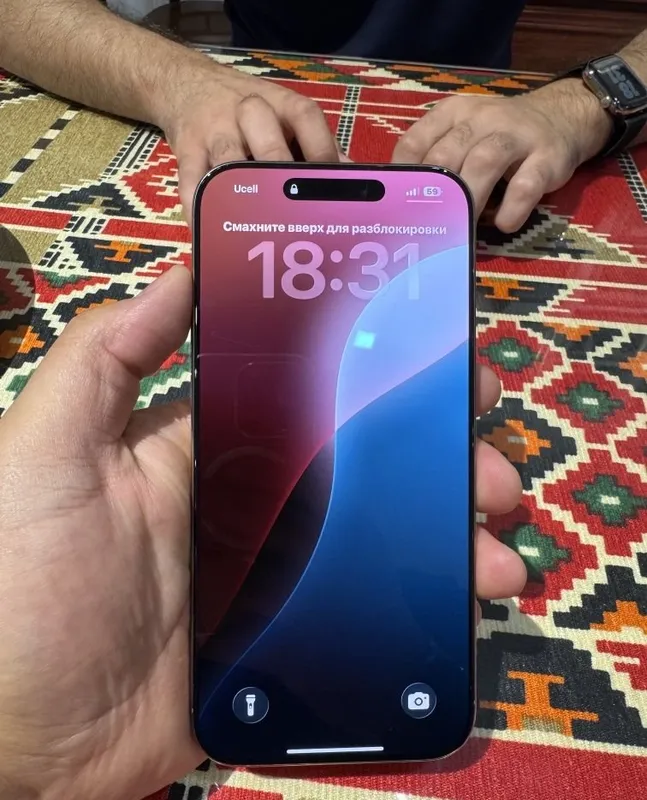 iPhone 16 Pro Max 2