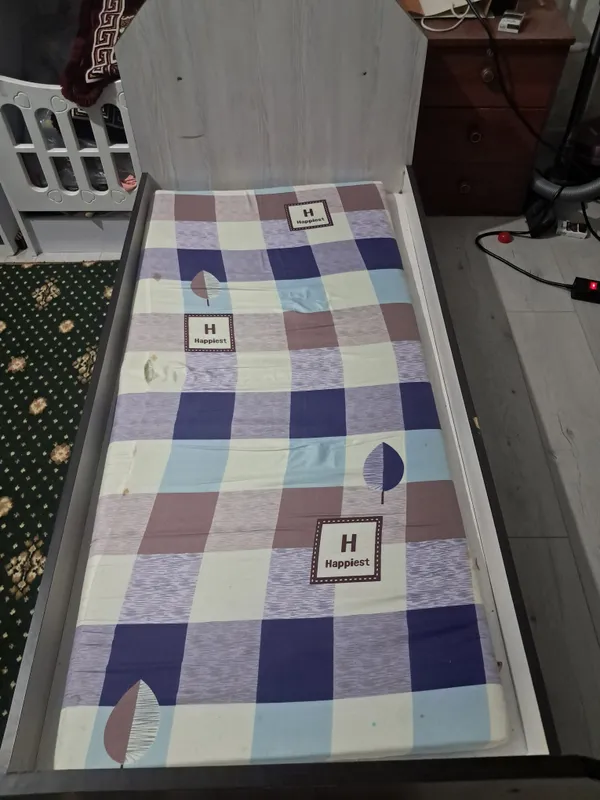 Detsky karavat sotiladi Detsky karavat sotiladi