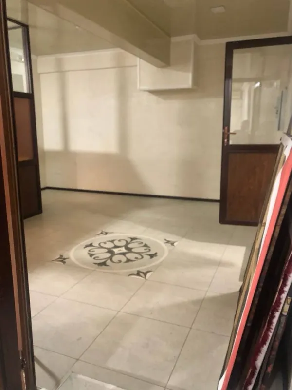 Yangi qurilishdagi yarim podval qavati, Gospitalka yo‘lidan ikkinchi qator 9 Yangi qurilishdagi yarim podval qavati, Gospitalka yo‘lidan ikkinchi qator 9