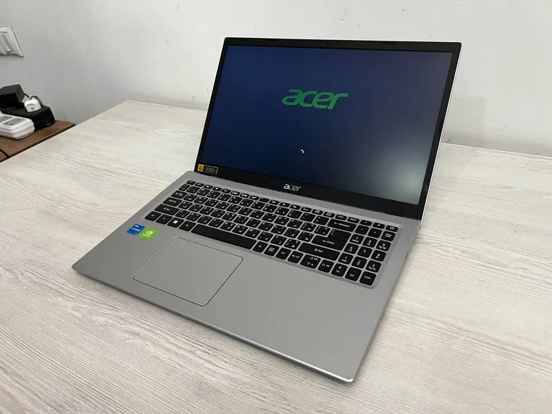 Noutbukni erkaki Acer 1 Noutbukni erkaki Acer 1