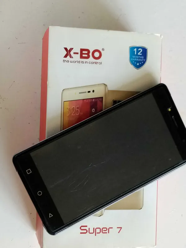 X-BO Super 7 telefoni. Ishlamaydi. 1 X-BO Super 7 telefoni. Ishlamaydi. 1