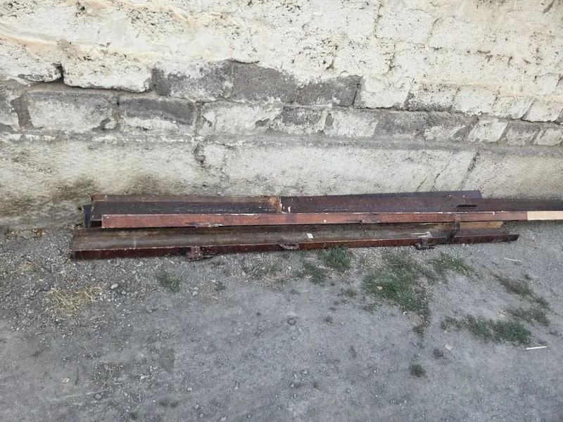 Darvoza taxta eshigi bilan 7 Darvoza taxta eshigi bilan 7
