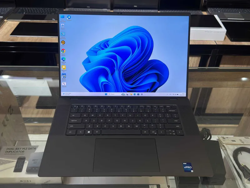 DELL Precision 5680 Core i9-13900H ram 32 ssd 1Tb RTX 2000 8gb