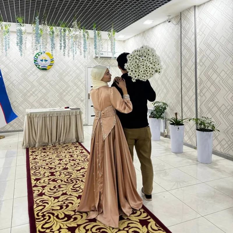 Yangi bir marta zakida kiyganman