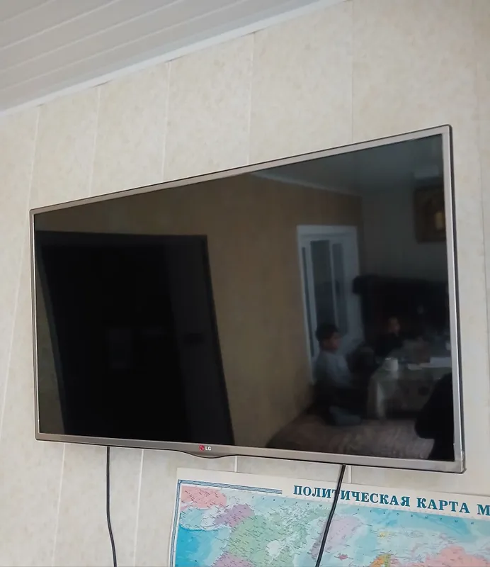TELEVIZOR 43 LG 3 D б/у