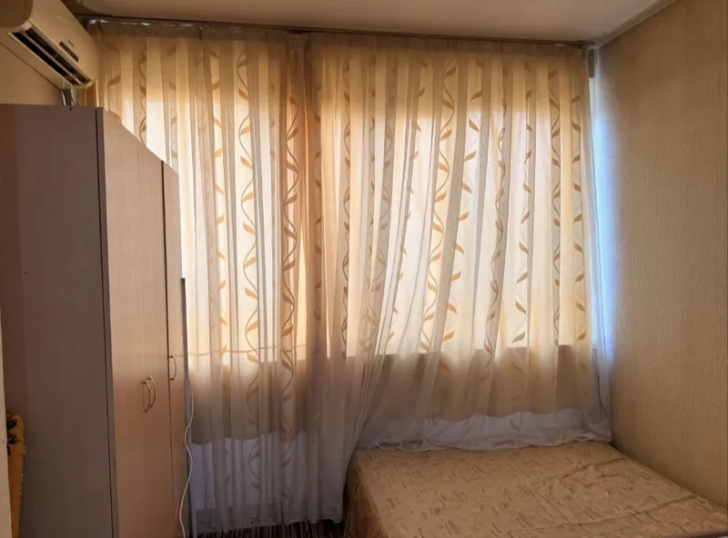 1в2/3/9 Госпитальный базар Только Иностранцам 3