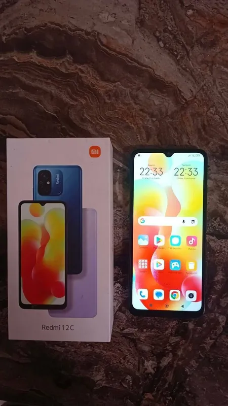 Redmi 12C telefoni sotiladi kelishilgan holda
