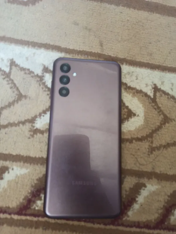 Samsung M13 xotira 64