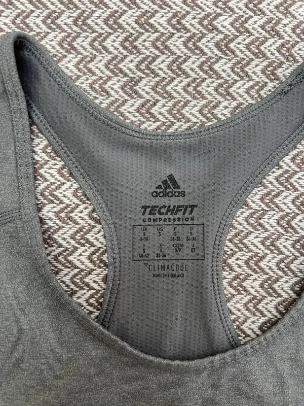 Adidas top 2 Adidas top 2
