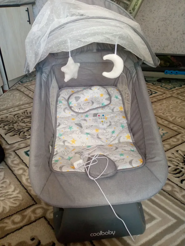 Mutlaqo yangi elektron shezlon.