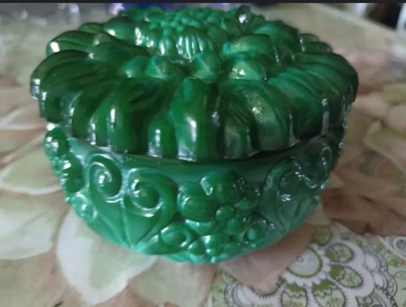 Шкатулка из малахитового стекла