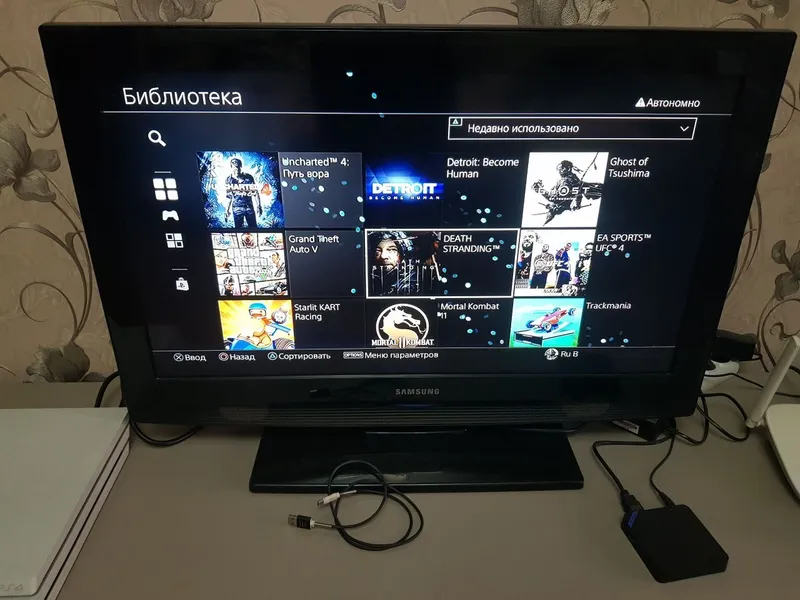 PS4 pro белого цвета 1 TB — фото 3