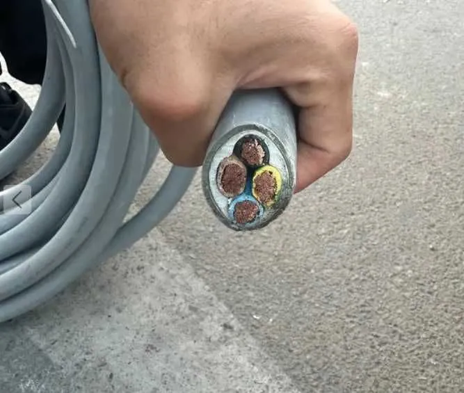 Продаётся ПВС кабель 4×35 uzkabel Продаётся ПВС кабель 4×35 uzkabel