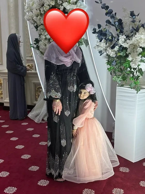 Dubai abaya
