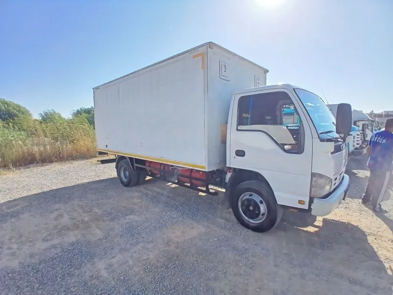 Isuzu. sotiladi 5