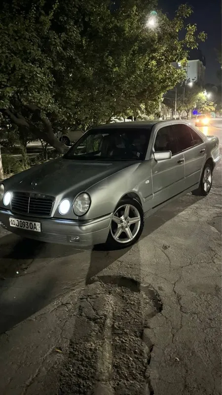 Mercedes benz w210 E200