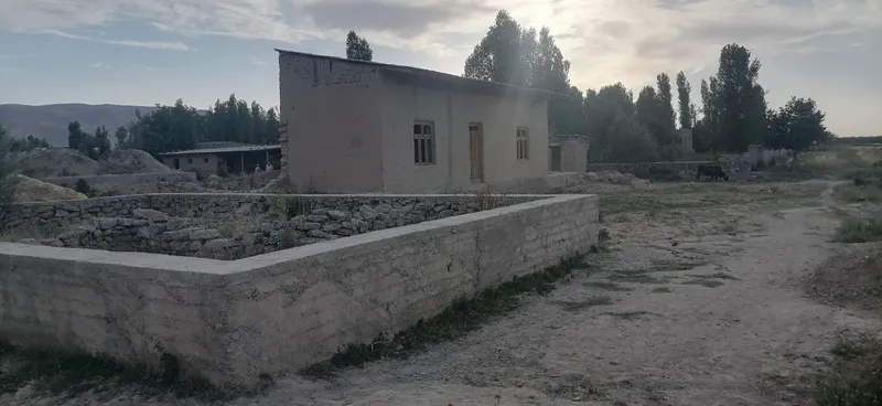 Kuyovboshida uy er uchaska sotiladi 6 sutix 5 sutix 2xona usti yopilg — фото 3