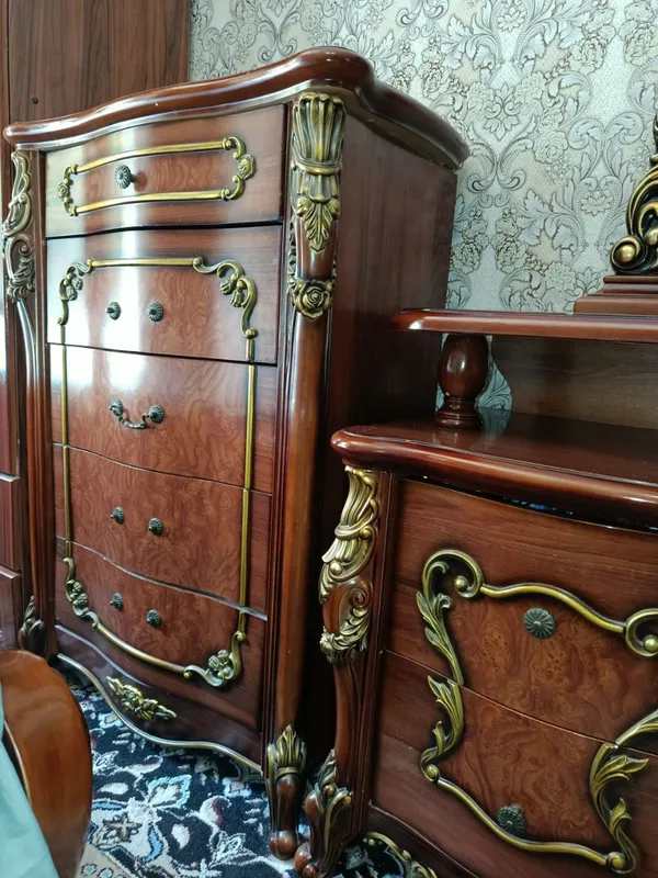 Спальные гарнитуры продам 6