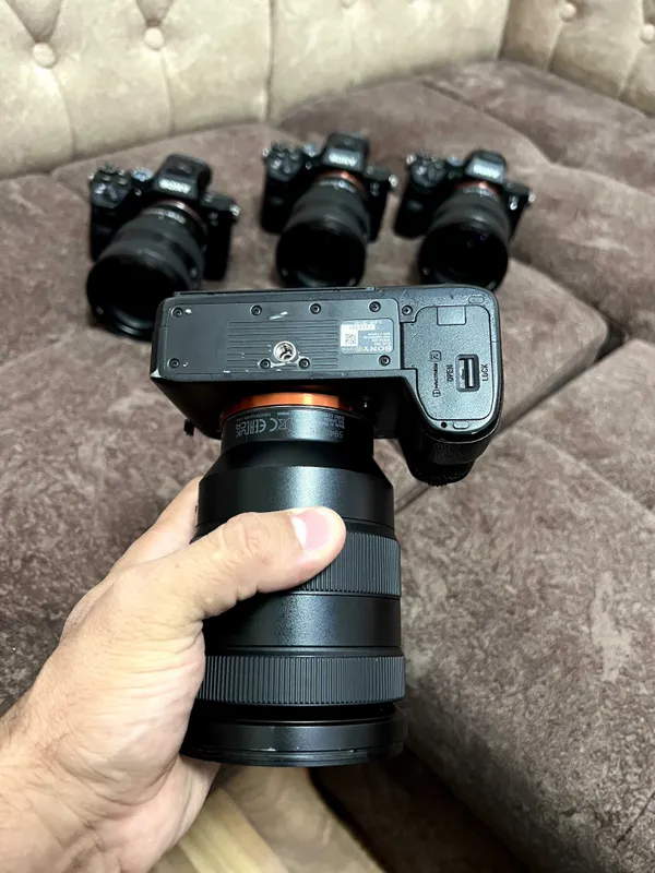 Sony A 7 lll sotiladi. Srochnaa 2 Sony A 7 lll sotiladi. Srochnaa 2