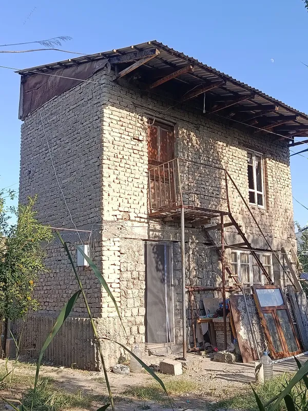 Йер участкаси сотилади 6 сотих хавасидан 1.5 километр ичкарида 2