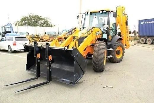 Аренда экскаватора погрузчика JCB 3cx с вилками — фото 1