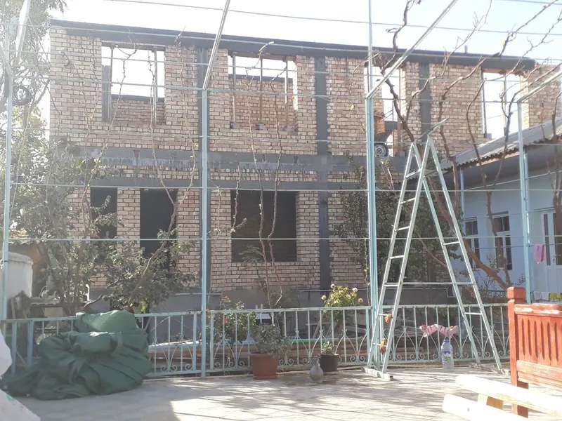 Гишт урамиз хар хил турдаги асбоб ускуналар узимиз билан — фото 2