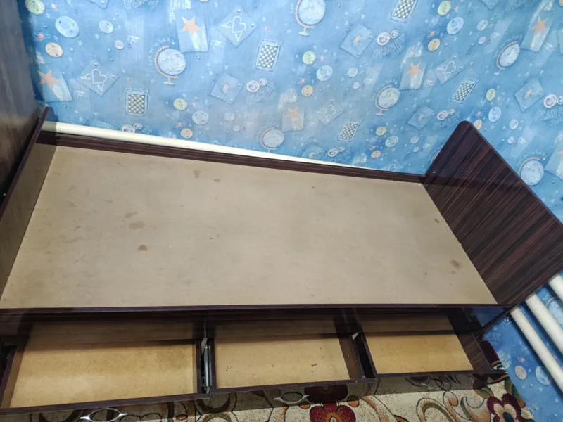 Продаётся кровать, состояние хорошее 5 Продаётся кровать, состояние хорошее 5