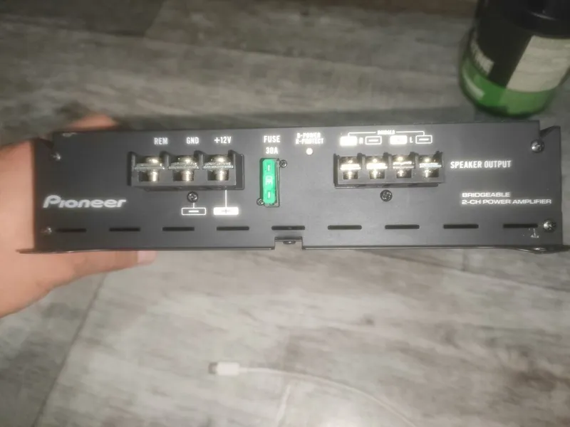 Почти янги усилитель PIONEER 2X70W GM-E7002 6 Почти янги усилитель PIONEER 2X70W GM-E7002 6