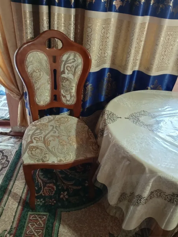 Стол стул сотилади. Продается стол со стульями — фото 1