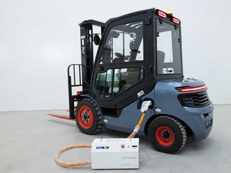 Вилочный электро погрузчик /Автокара Royal Forklift 3 тонны / 3 000 кг