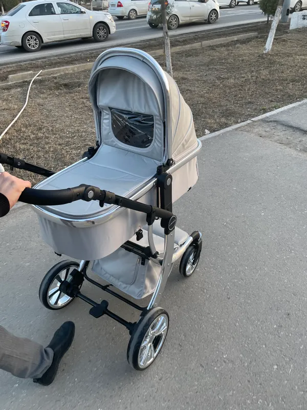 Коляска LuxMoM