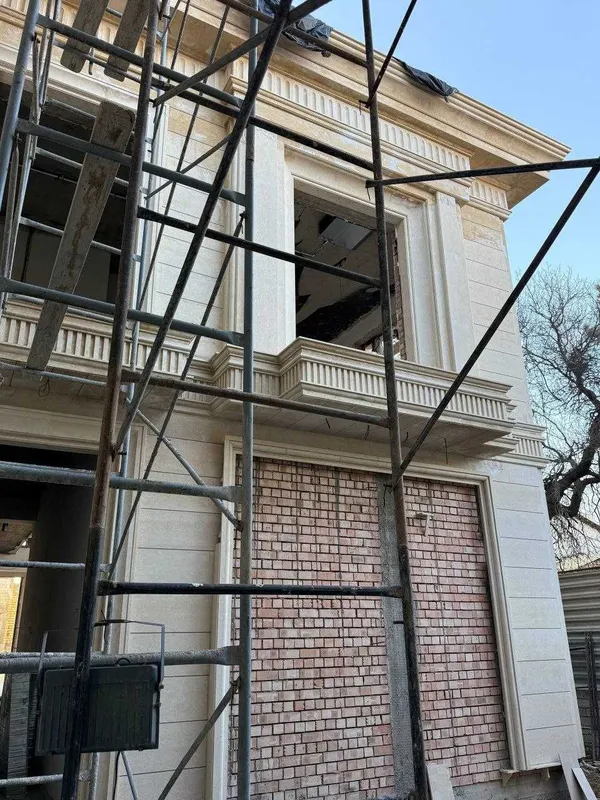 ул.Аккурган Евродом-коробка 4-уровня 6-сот 8-комн 1300 м² в махалле — фото 1