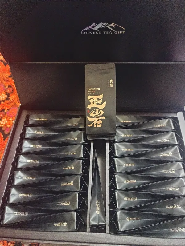 Original Xitoy choyi — Wuyi Zhengyan Rougui (250 g, 30 ta paket)