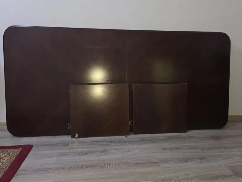 STOL sotiladi. Yongʻogʻ 240×110 yana 3x110 boʻlib ochiladi