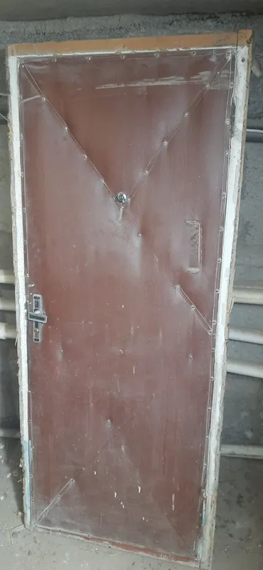 Продаётся наружная дверь б/у 2 Продаётся наружная дверь б/у 2